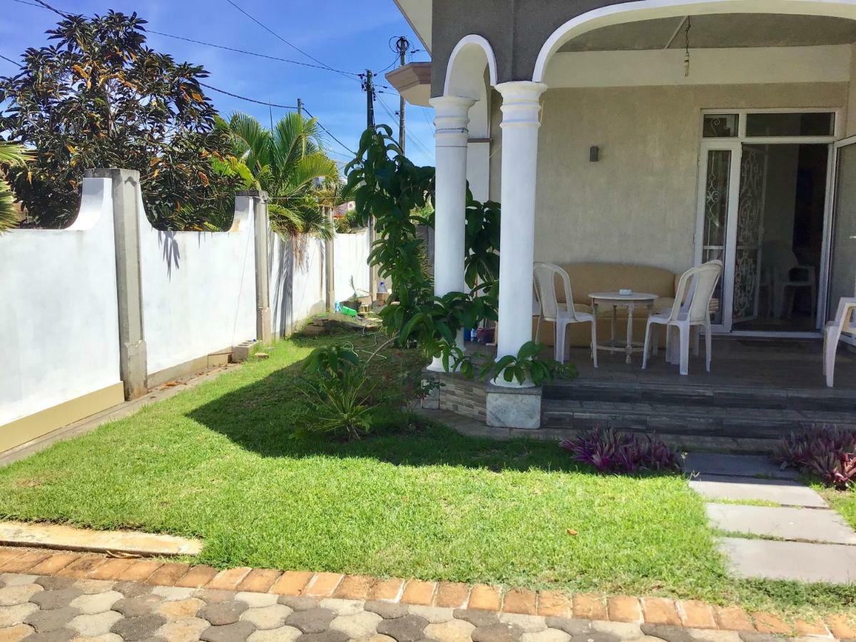 Cardamon Villa Is A 2 Bedroom With 1 Bathroom And Seperate Toilet Detached House With Ac And Swimming Pool , 5 Minutes Walk From Flic En Flac Public Beach Exteriér fotografie