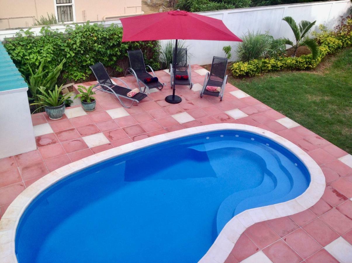 Cardamon Villa Is A 2 Bedroom With 1 Bathroom And Seperate Toilet Detached House With Ac And Swimming Pool , 5 Minutes Walk From Flic En Flac Public Beach Exteriér fotografie