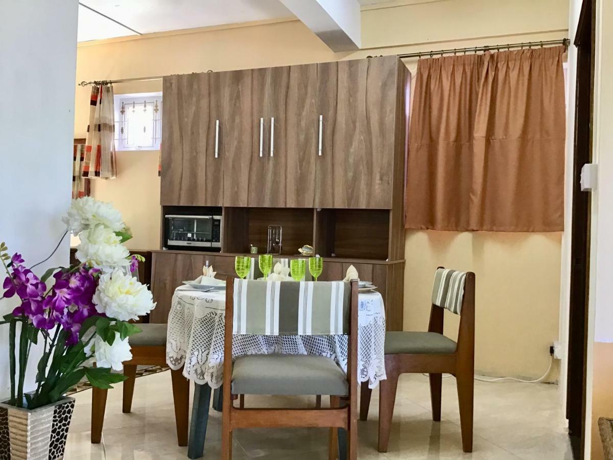 Cardamon Villa Is A 2 Bedroom With 1 Bathroom And Seperate Toilet Detached House With Ac And Swimming Pool , 5 Minutes Walk From Flic En Flac Public Beach Exteriér fotografie