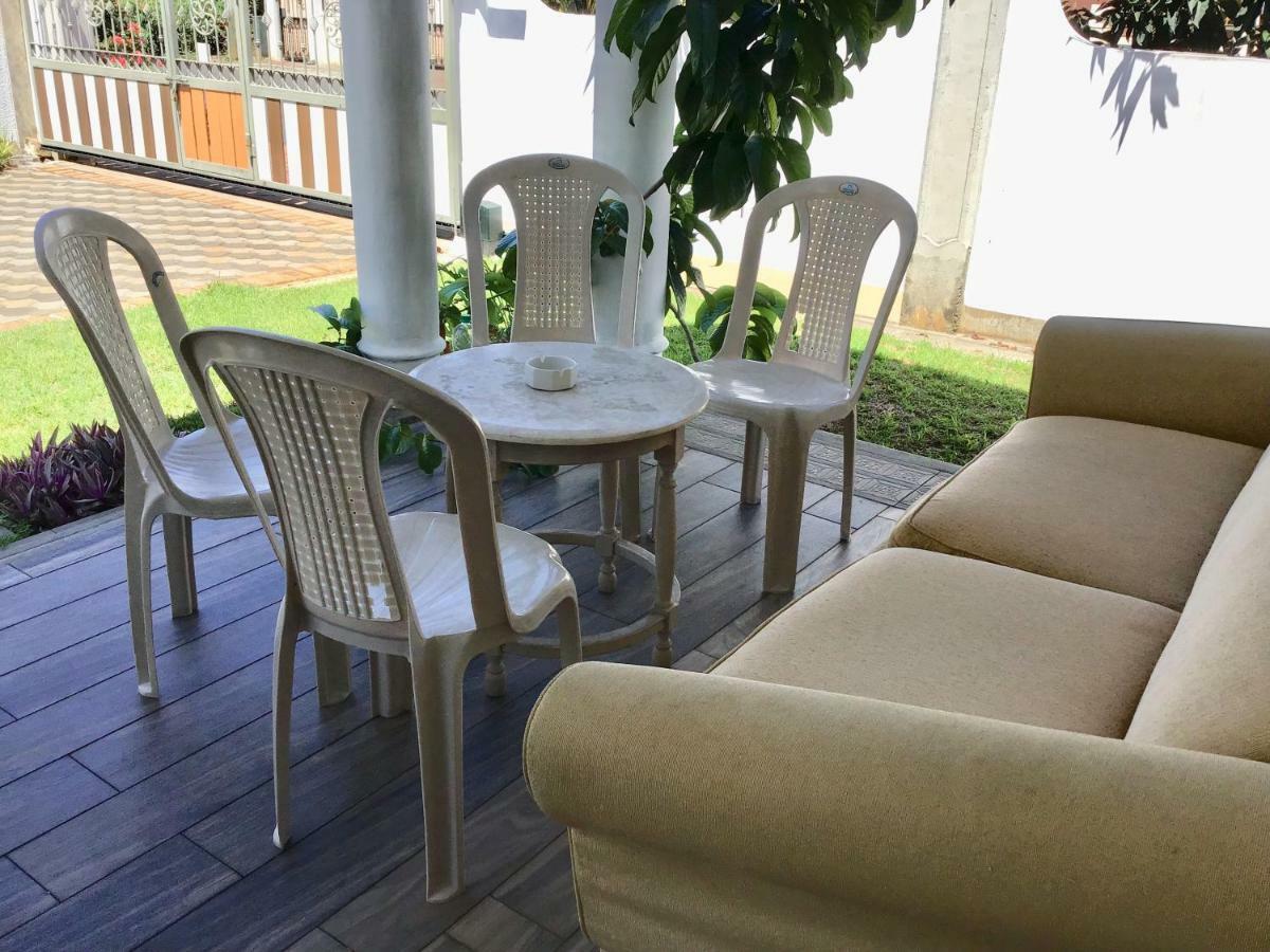 Cardamon Villa Is A 2 Bedroom With 1 Bathroom And Seperate Toilet Detached House With Ac And Swimming Pool , 5 Minutes Walk From Flic En Flac Public Beach Exteriér fotografie
